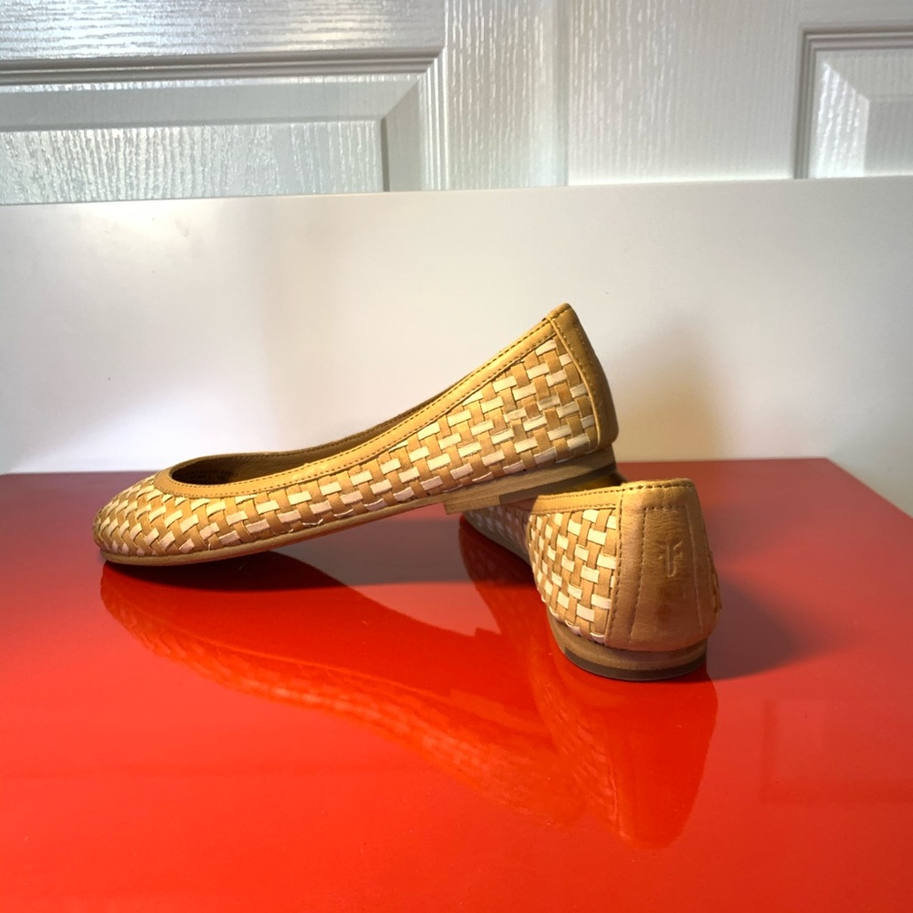 FRYE - Picture 8 of 10